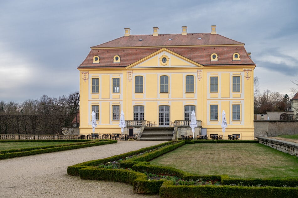 Bei einer Sonderführung durch den Barockgarten Großsedlitz nimmt Graf von Wackerbarth die Besucher mit auf eine Zeitreise ins 18. Jahrhundert.