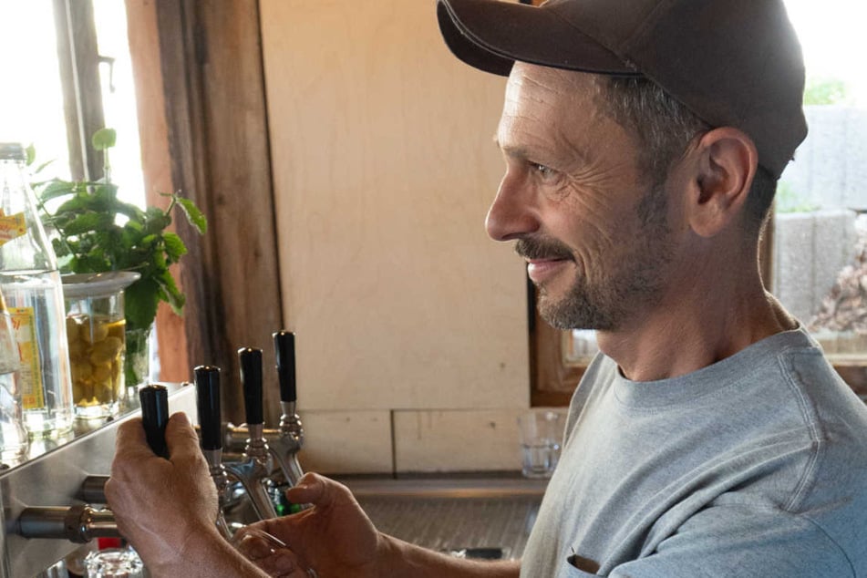 Mit immer neuen Ideen sorgt Gastronom Florian Schönhofer für Aufsehen in der Branche. Dieses Mal mit einem Biergarten, der weit unter dem üblichen Preis-Niveau Münchens liegt.