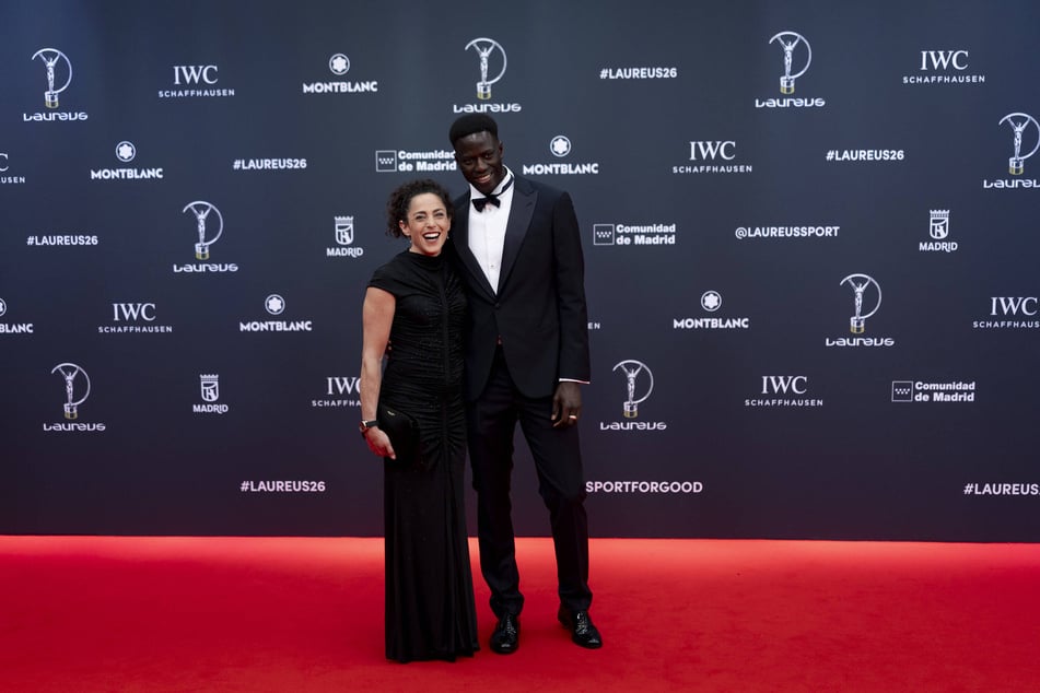 Federica Brignone (35) zeigte sich bei den Laureus World Sports Awards erstmals mit ihrem neuen Freund James Mbaye.