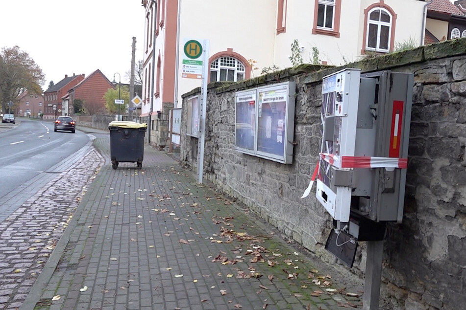 Im Landkreis Börde werden immer häufiger Zigarettenautomaten aufgeknackt, wie hier in Barneberg.