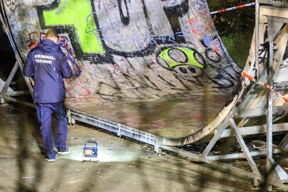 Nach bisherigen Erkenntnissen war es in dem Skatepark in Meinerzhagen zu einer Schlägerei zwischen Jugendlichen gekommen.