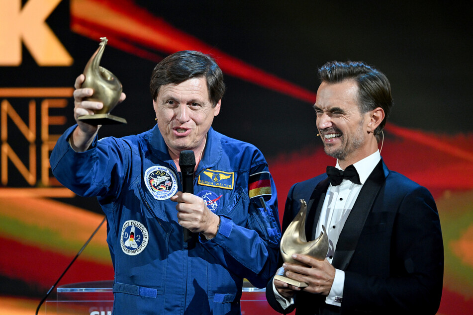 Astronaut Ulrich Walter (69) nahm den Preis stellvertretend für Udo Lindenberg (77) und Apache 207 (25) entgegen.