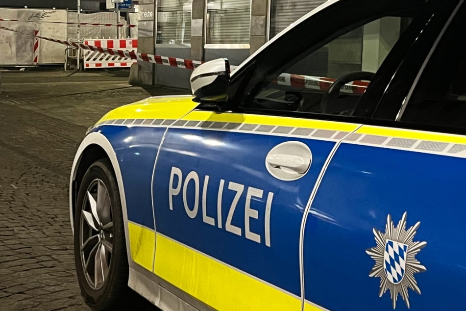 In der Würzburger Innenstadt kam es am Montagabend zu einem Überfall auf einen Juwelier, die Täter entkamen mit diversen Schmuckstücken.