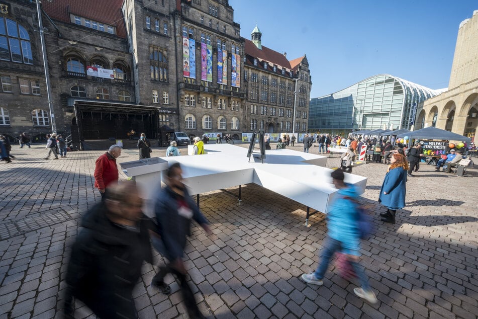 Der Chemnitzer Friedenstag: Bürger erinnerten sich an die schreckliche Bombennacht vor 81 Jahren.