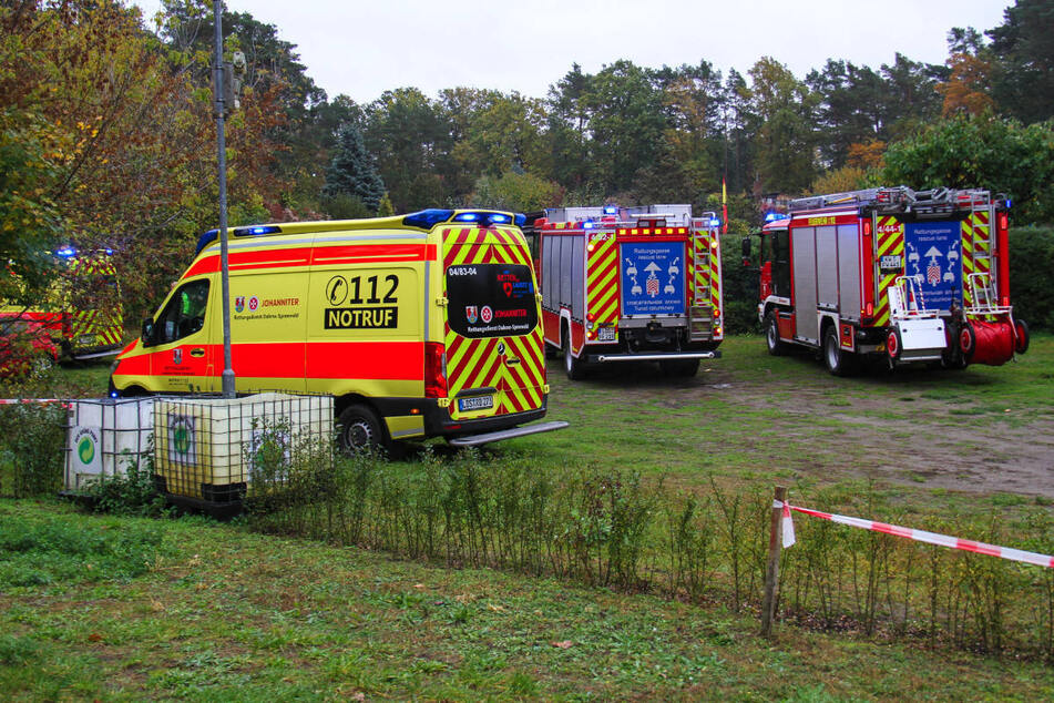 Der Mann musste von der Feuerwehr aus dem Schacht befreit werden.