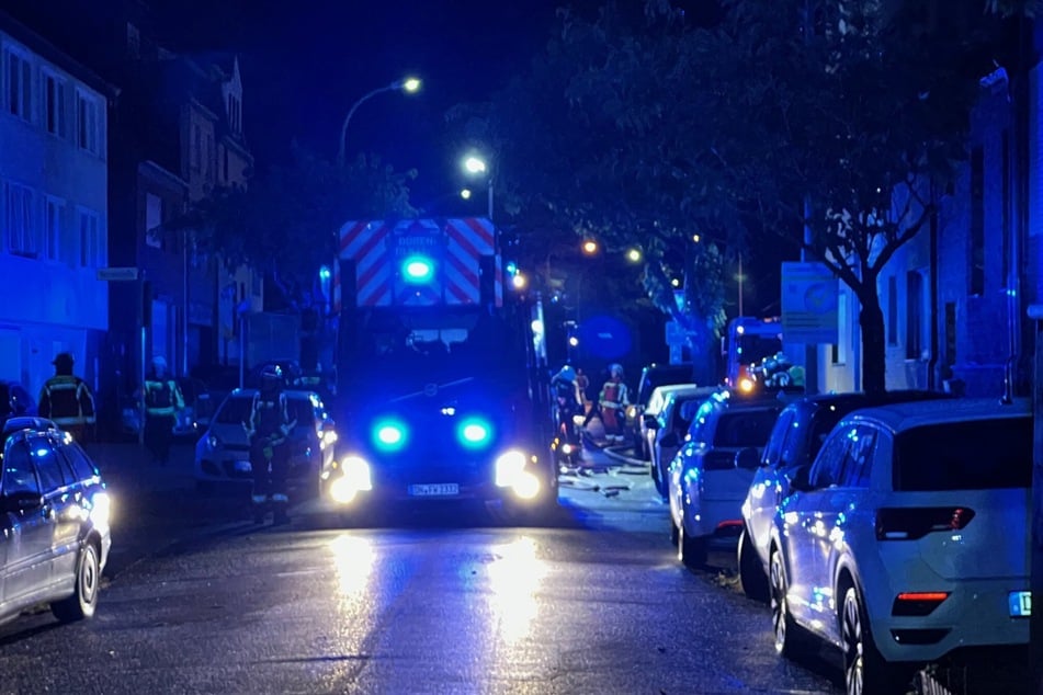 Die Feuerwehr in Düren war in der Nacht zu Donnerstag mit zahlreichen Kräften im Einsatz.