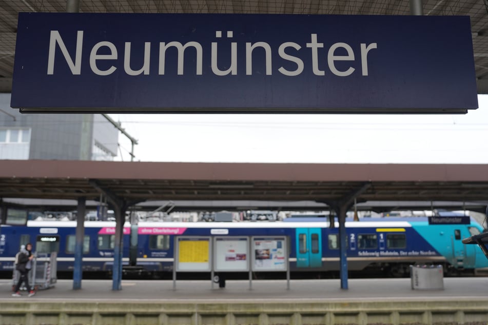 Das Kind hatte sich ganz allein auf den Weg zum Bahnhof gemacht. (Archivbild)