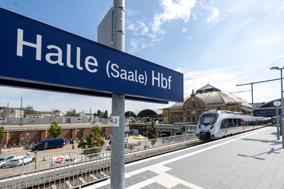 Im Zug Richtung Halle bedrohte ein Mann andere Fahrgäste.