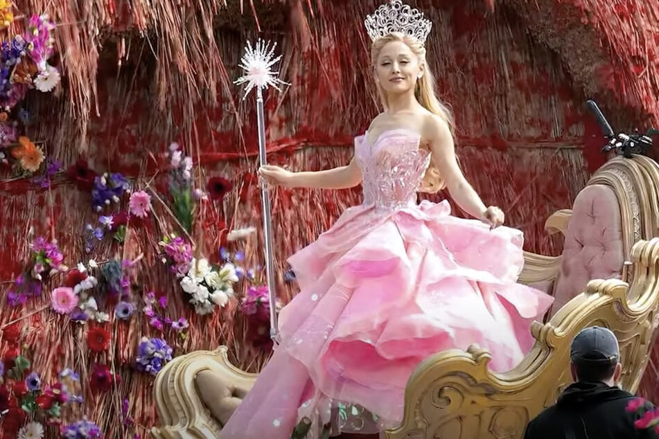 A video clip of Ariana Grande's hauntingly beautiful voice and show-stopping Glinda costume went viral.