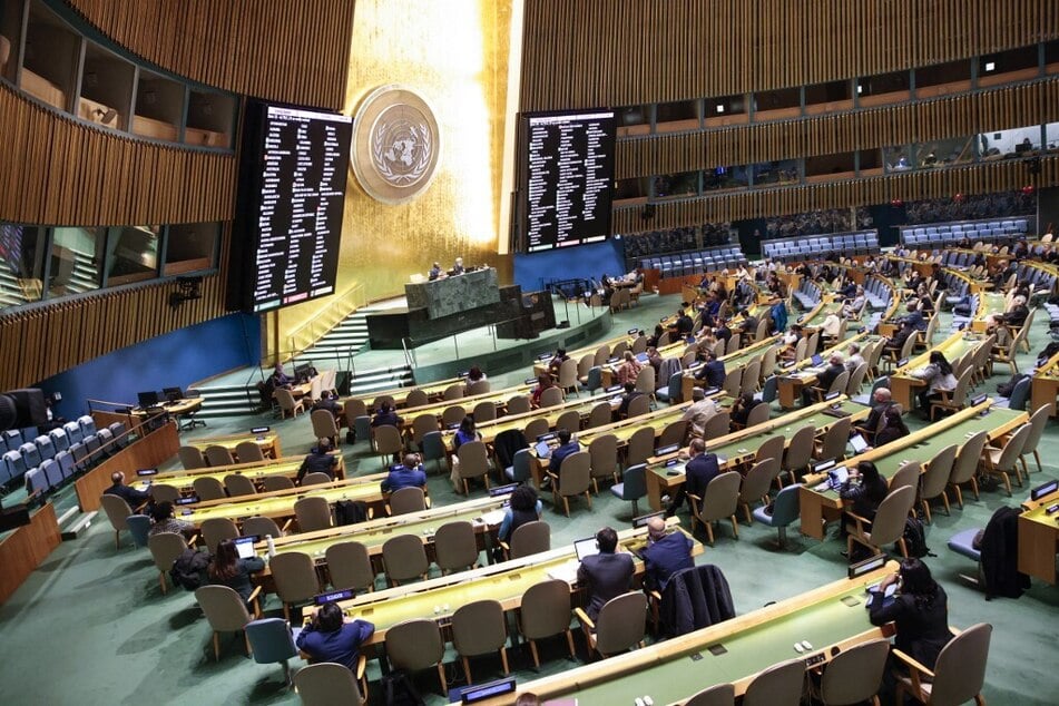 UN General Assembly calls for "unconditional" Gaza ceasefire over US and Israeli opposition