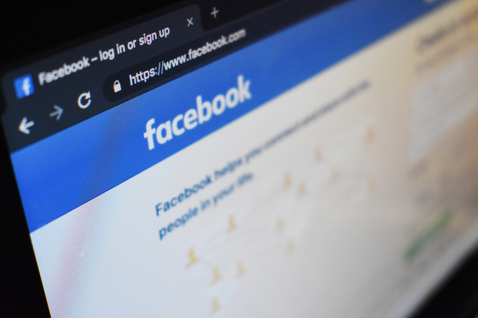 Die Anmeldeseite des sozialen Netzwerks Facebook ist auf einem Bildschirm geöffnet.