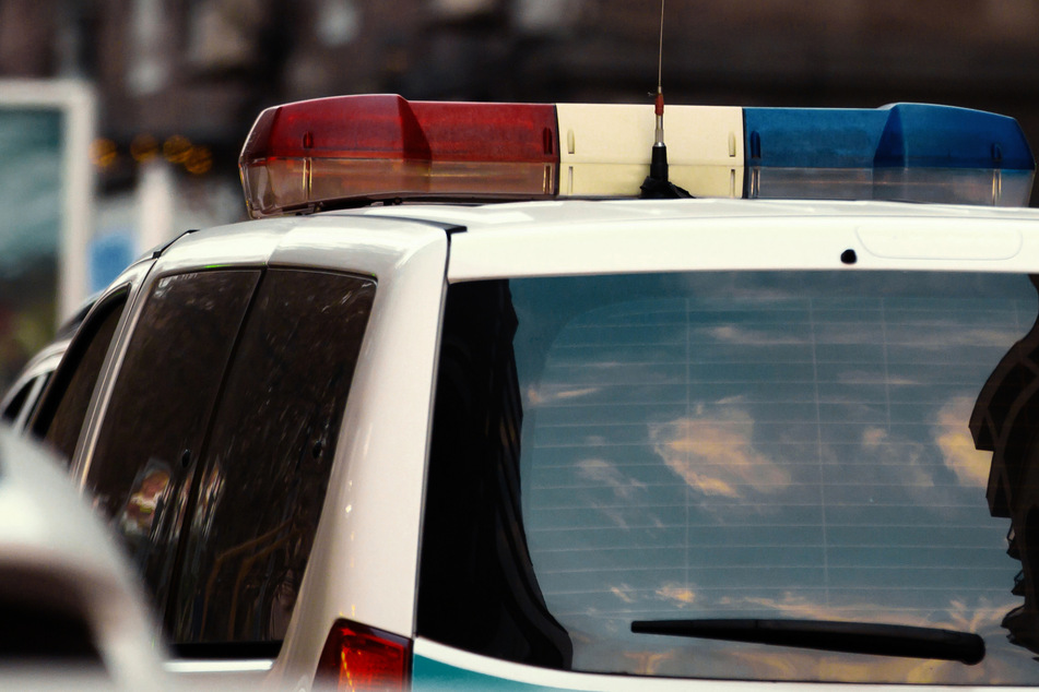 Schüsse auf offener Straße: 14-Jähriger stirbt, Jugendlicher und Kind verletzt