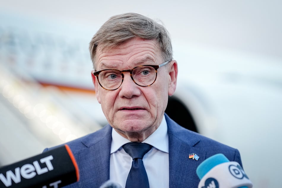 Deutschlands Außenminister Johann Wadephul (62, CDU) hält vorerst keine weiteren Maßnahmen gegen Israel für notwendig.