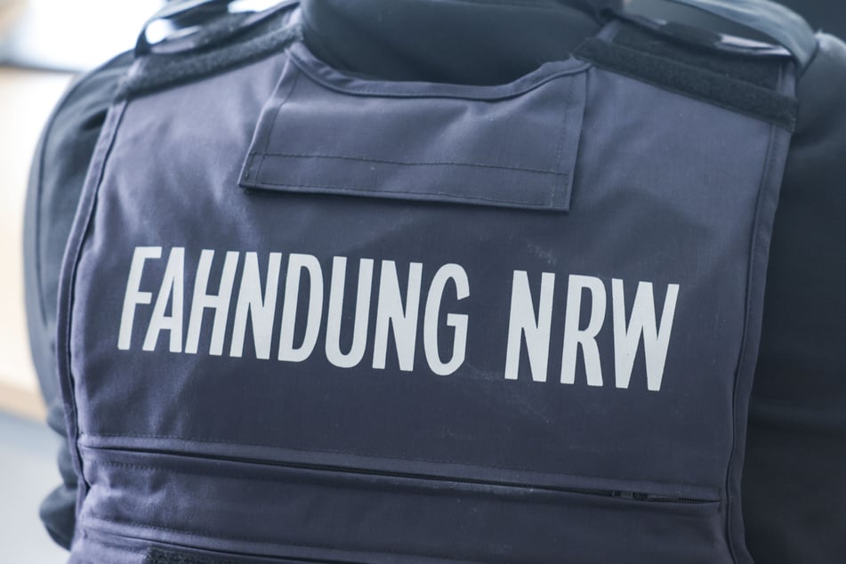 Über 800 Steuerfahnder waren am Mittwoch in Hessen, Nordrhein-Westfalen und Belgien im Einsatz.