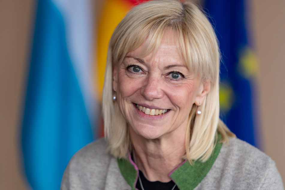 Sozialministerin Carolina Trautner (CSU) rief zur Hilfe für Ältere auf. (Archiv)