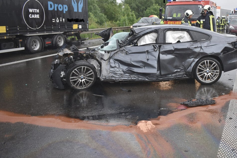 Unfall A14: Aquaplaning-Crash und Folgeunfall: Fünf Verletzte auf A14, einer lebensbedrohlich