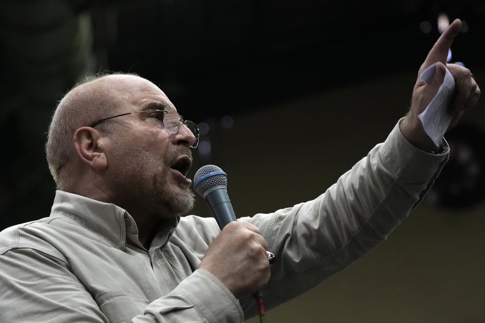 Der iranische Parlamentspräsident und Verhandlungsführer Mohammed Bagher Ghalibaf (64) setzt wie Trump auf Drohungen.