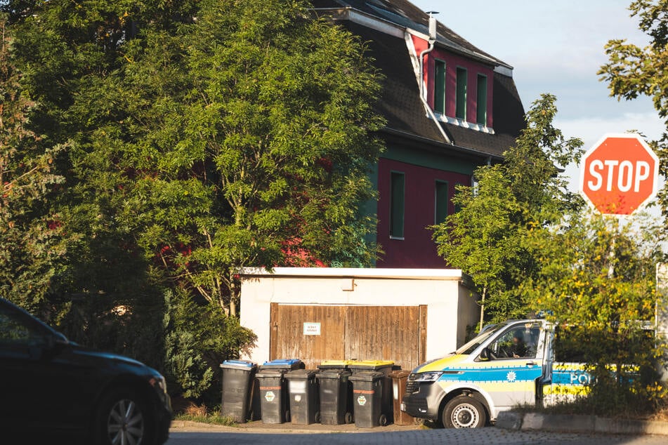 Die Ermittler waren vor Ort und durchsuchten das Haus.