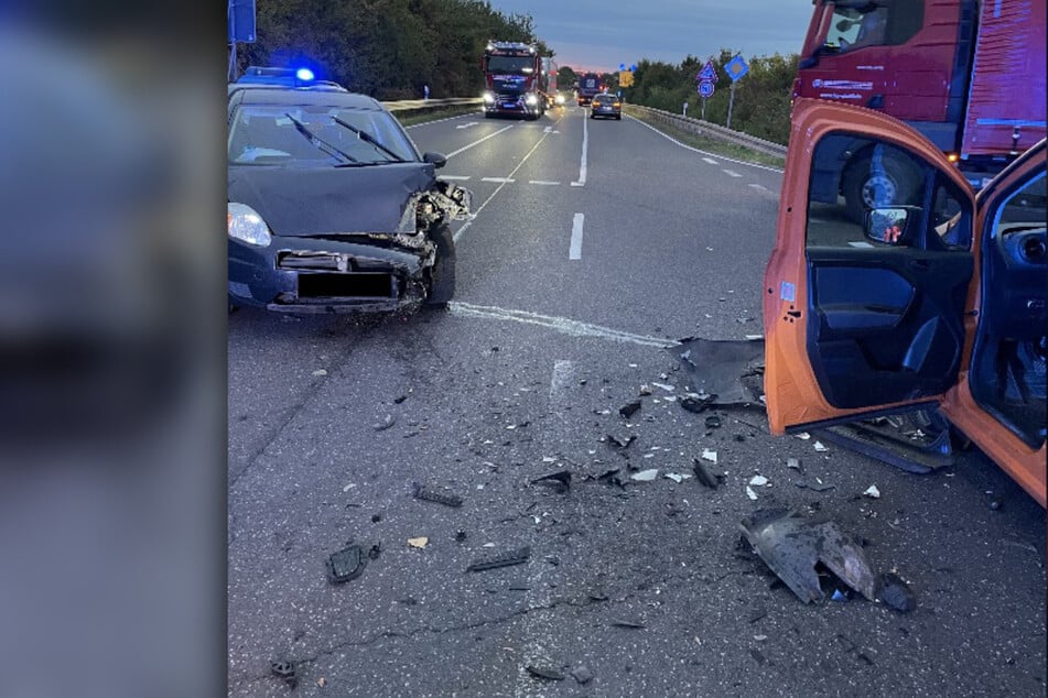 Kreuzungs-Crash in der Börde: Zwei Autofahrer werden verletzt