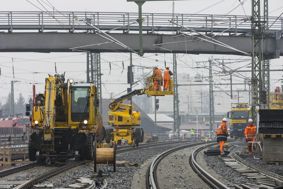 Zwischen Dresden Hauptbahnhof und Dresden-Plauen wird bis Mitte November 2026 gebaut.