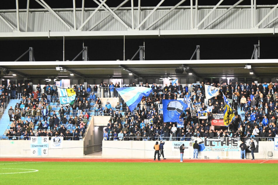 Wie im Achtelfinale 2024 in Dresden kann der CFC auch am Sonntag in Reichenbach auf einen stimmungsvollen Fanblock bauen.