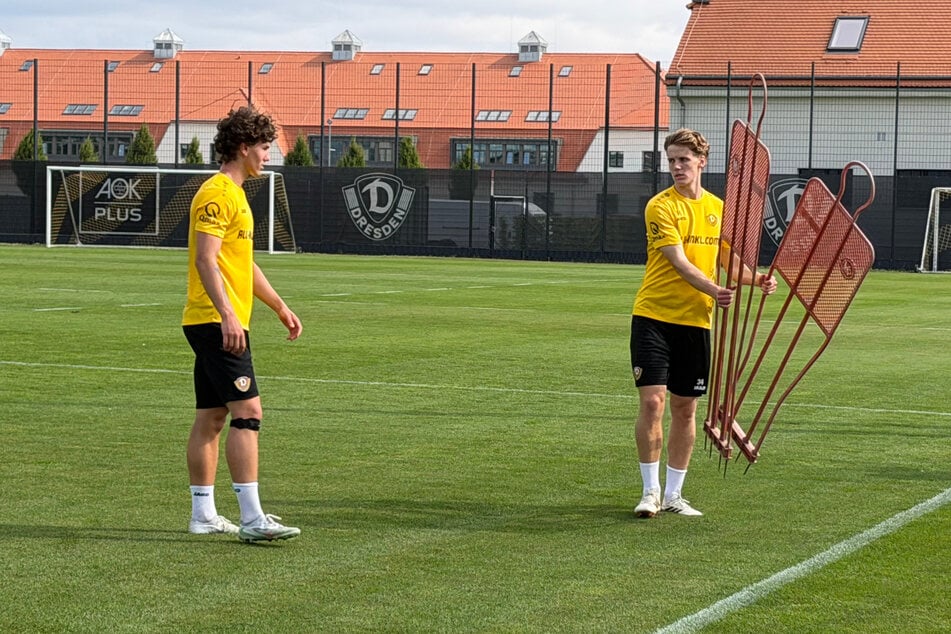 Nicht nur nach dem Training soll sich Till Neininger (20, rechts) ordentlich einbringen.