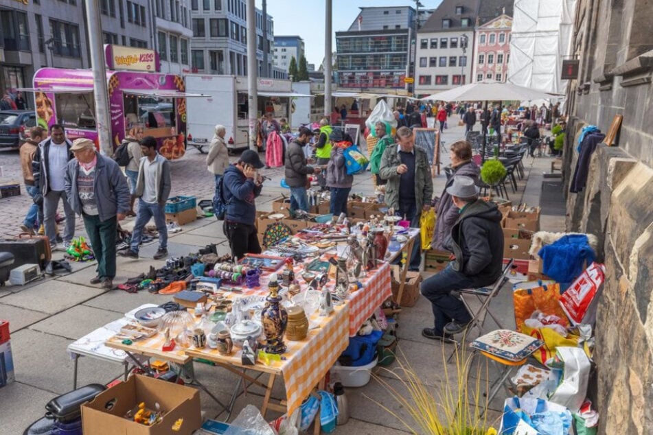 Auf dem Chemnitzer Markt wird wieder getrödelt.