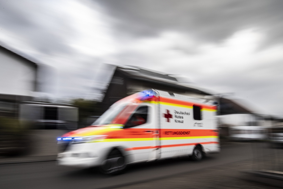 Bei einem Unfall am Donnerstag in Leipzig wurde eine 63-Jährige schwer verletzt. (Symbolbild)