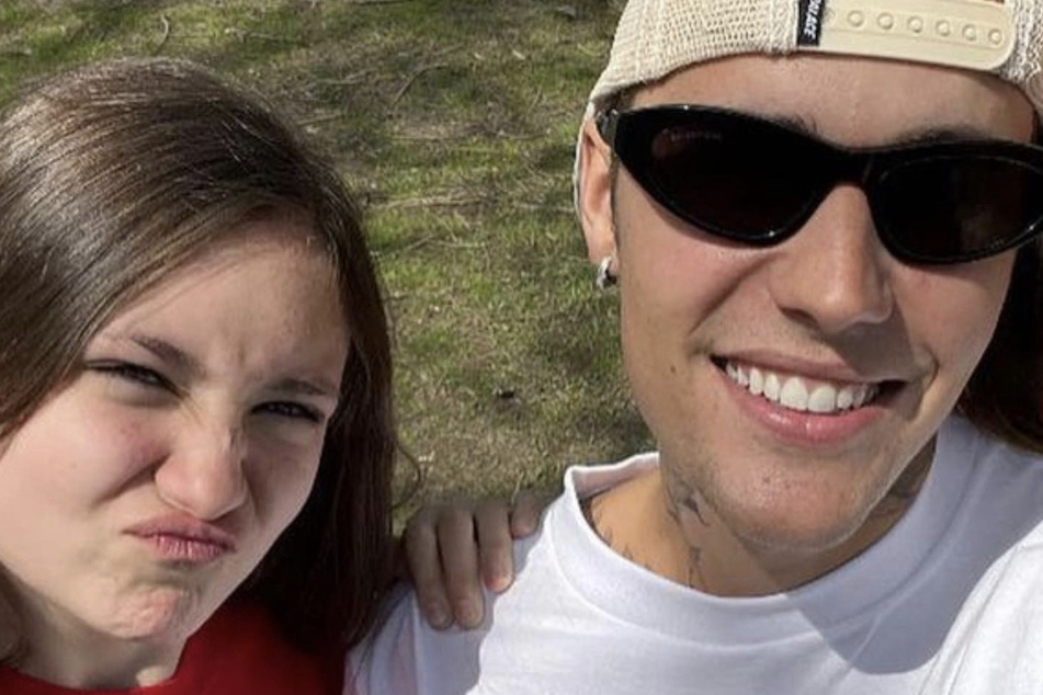 Jazmyn Bieber (l.) with her big brother and pop music icon Justin Bieber.