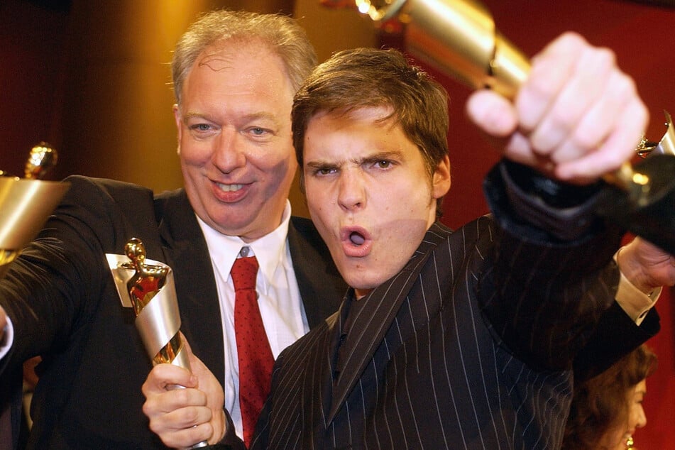 Das Erfolgsduo von "Good Bye, Lenin!": Schauspieler Daniel Brühl (46, r.) und Regisseur Wolfgang Becker. (Archivbild)