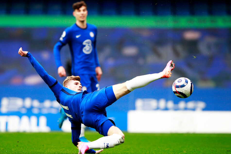 Timo Werner (vorne) legte das zweite Tor von Kai Havertz (hinten) auf und war auch sonst emsig unterwegs. Werner hat für die Blues nun in 46 Einsätzen elf Tore erzielt und 13 Vorlagen gegeben.