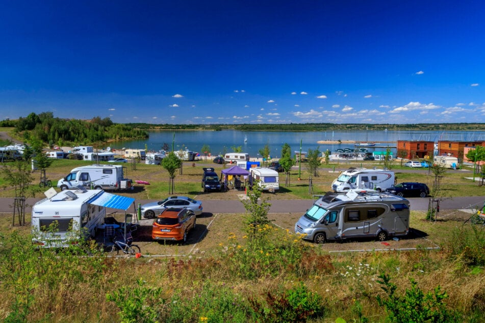 Camping am Störmthaler See ist schon jetzt möglich, doch der neue Platz soll noch mehr Touristen anlocken.