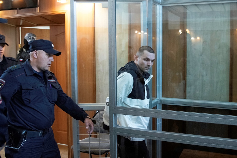 Gordon Black (r.) was sentenced to three years and nine months in prison by a Russian court in Vladivostok, state-run TASS and Sputnik reported.