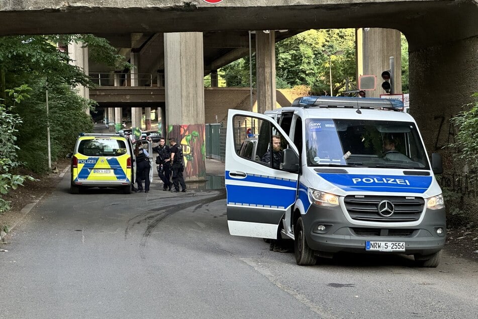 Die Kölner Polizei sucht mit Hochdruck nach dem ausgebüxten Straftäter.