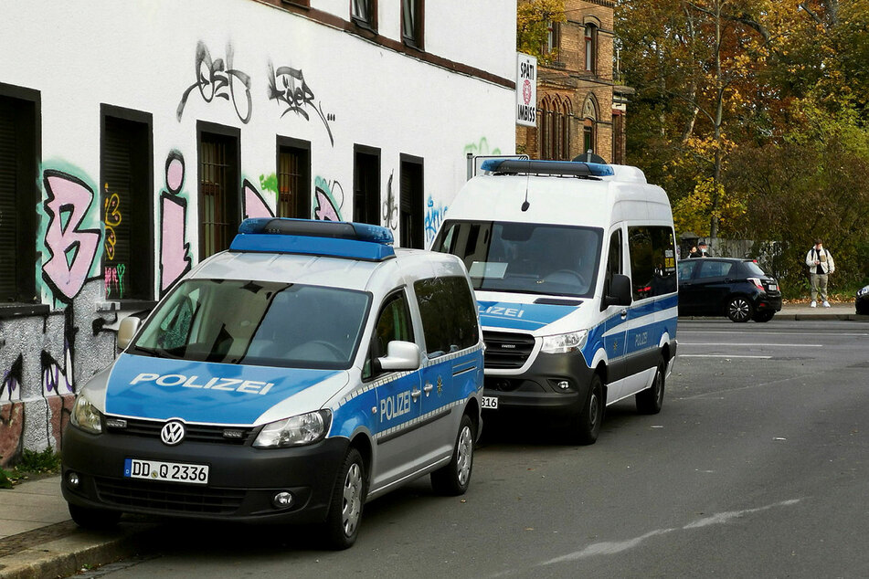 An zehn Orten in Leipzig fuhren gestern Polizeieinheiten zur Drogenrazzia vor.