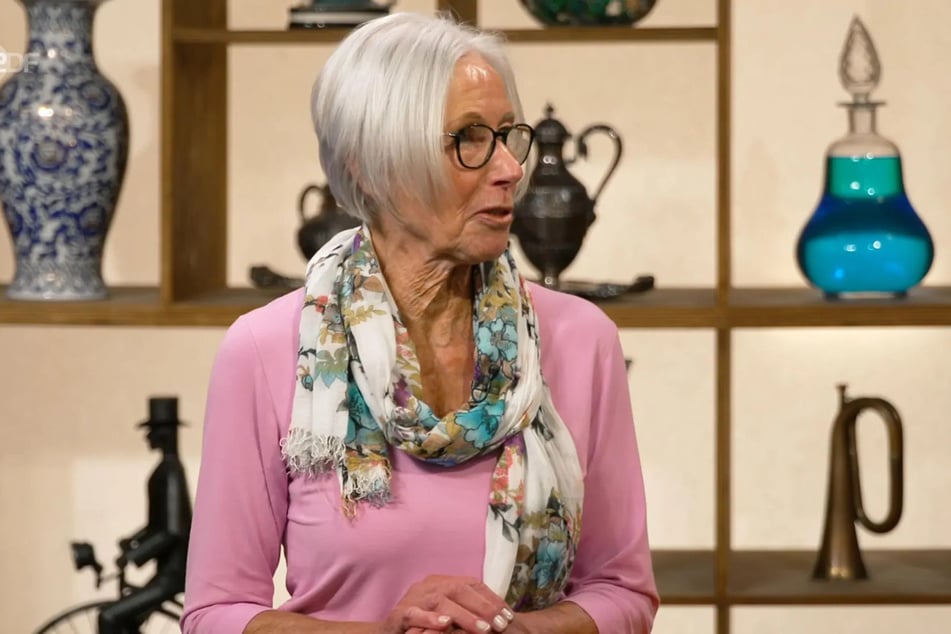 Gisela Hiebel (82) aus Mainz möchte ein Erbstück bei "Bares für Rares" verkaufen.
