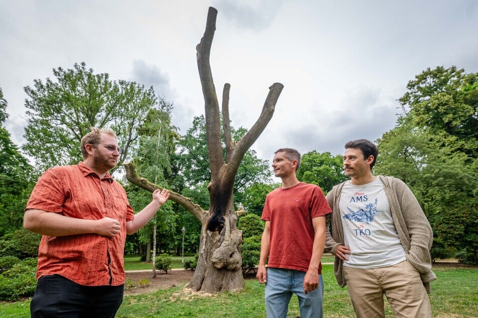 André Jäntsch (37), Michael Hannusch (38) und Felix Gabler (37, v.l.) halfen bei der Brandbekämpfung mit.