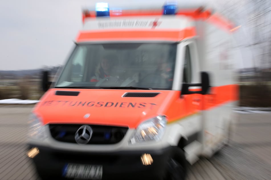 Achtjähriger bei E-Scooter-Unfall verletzt: Vater rastet aus und geht auf Autofahrer los