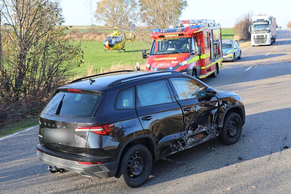 Im Skoda sprangen die Airbags auf. Die S255 musste nach dem Unfall kurzzeitig gesperrt werden.