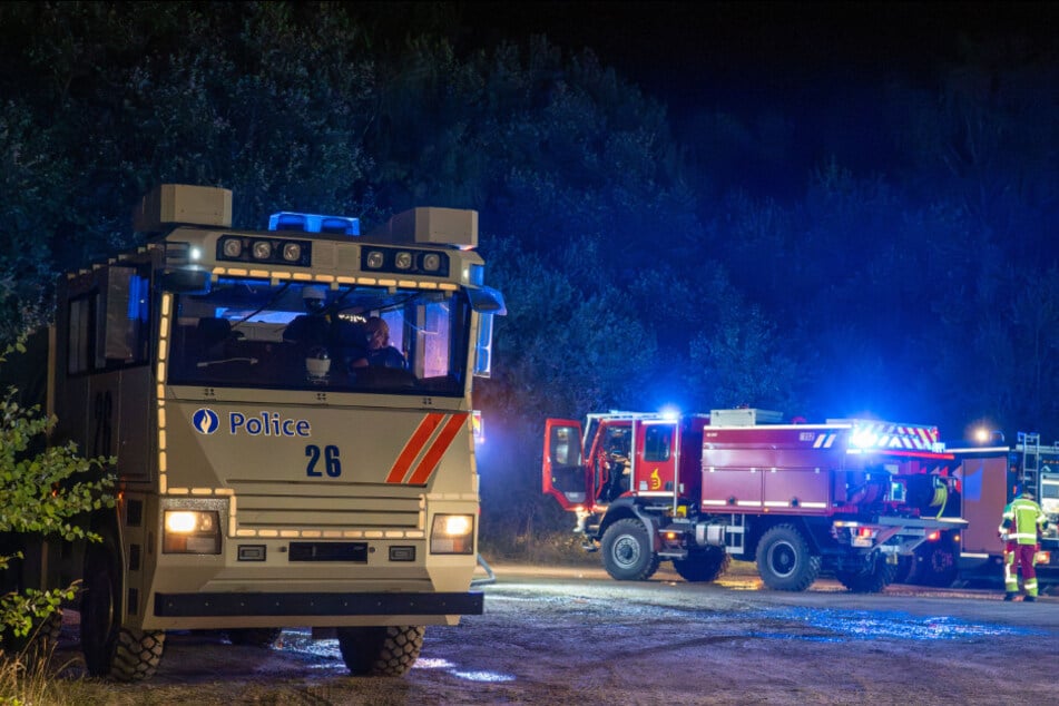 Auf belgischer Seite erleben die Einsatzkräfte der Feuerwehr derzeit den schwersten Waldbrand in der Geschichte des Landes.