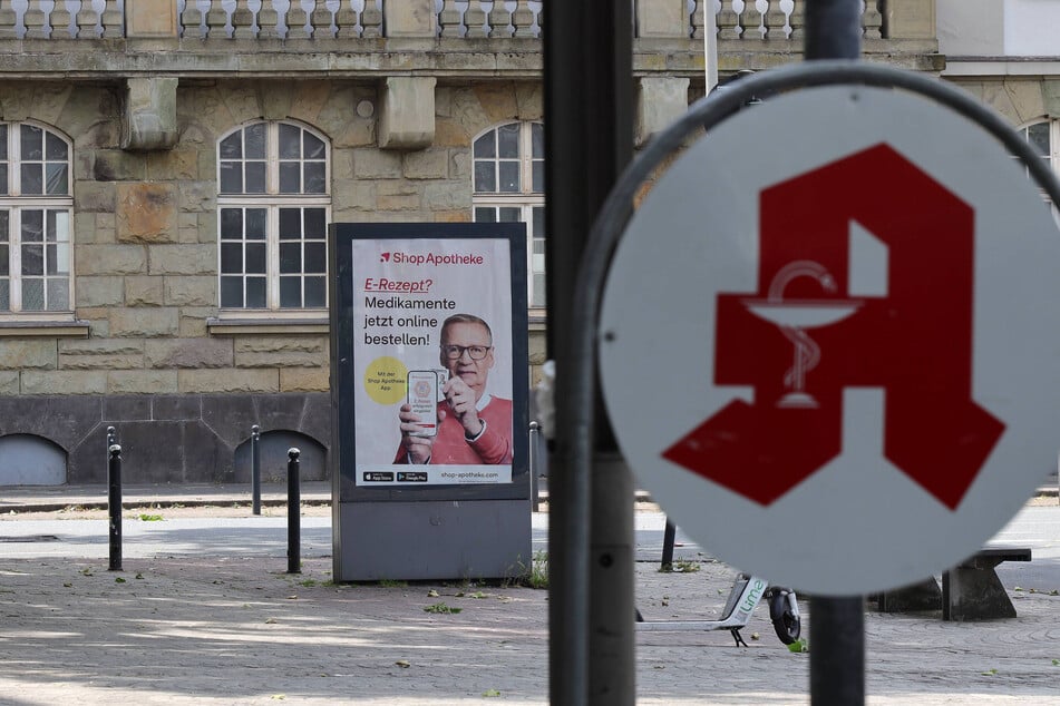 Druck auf Apotheken vor Ort: Viele Kunden weichen zunehmend auf das Internet aus, um Medikamente zu bestellen.