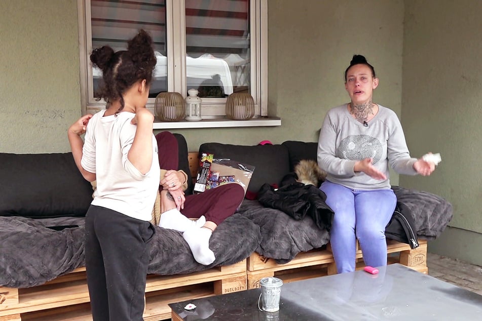 Janine hofft, dass Jaylin den Ernst der Schule erkennt.