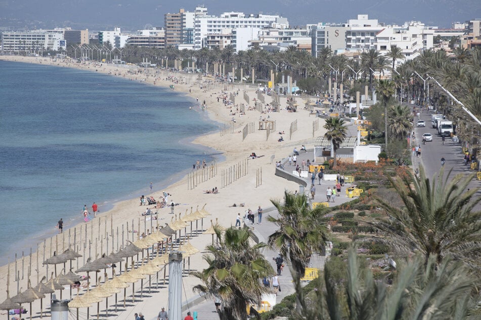 Der 34-jährige deutsche Urlauber war offenbar besoffen in einem Hotel an der Playa de Palma mehrere Meter in die Tiefe gestürzt. (Symbolbild)
