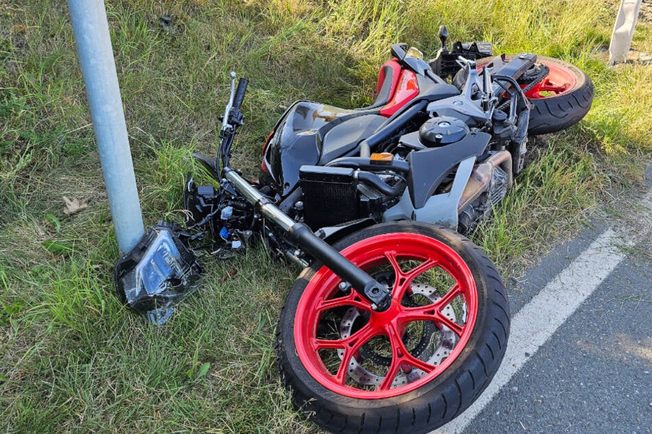 Schwerer Kreuzungscrash im Vogtland: Biker im Krankenhaus