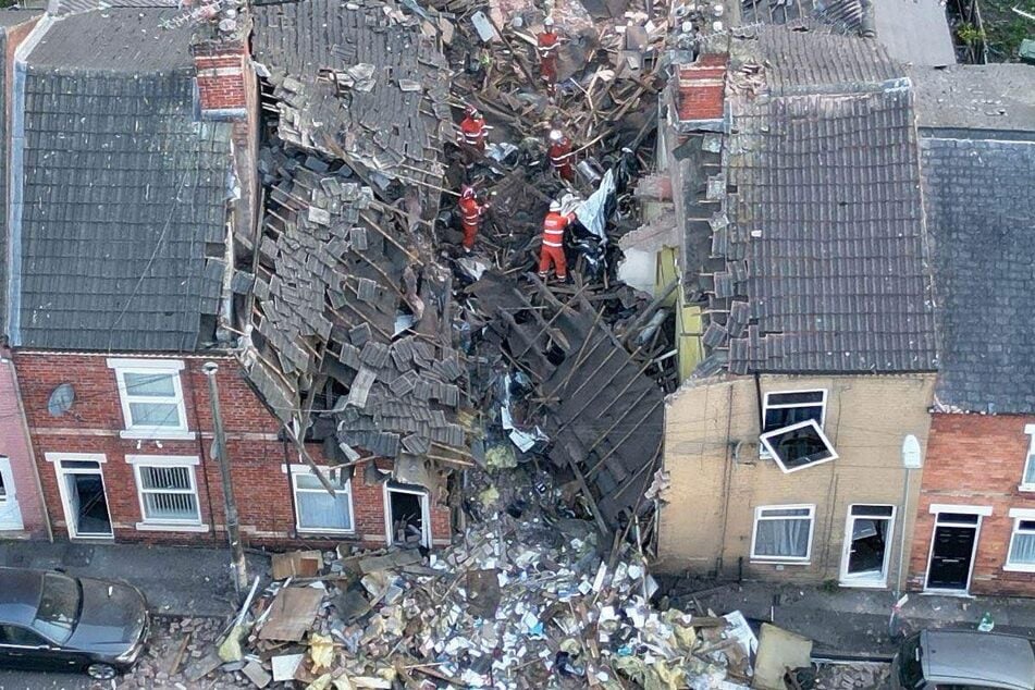 Das Haus wurde vollständig zerstört.