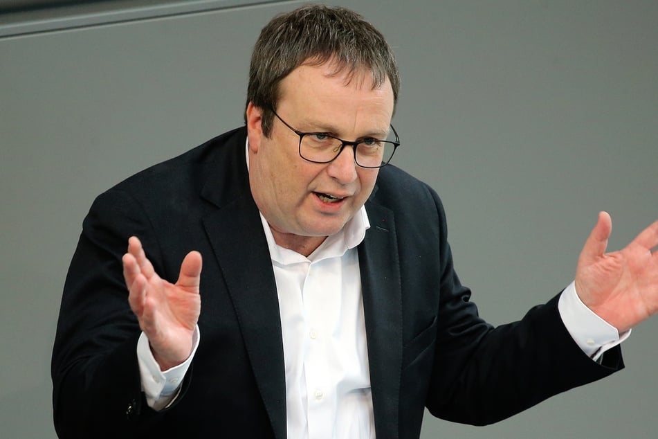 NRW-Verkehrsminister Oliver Krischer (56, Grüne) soll nach Ansicht der Kölner Linken endlich einen entsprechenden Gesetzesentwurf vorlegen. (Archivbild)