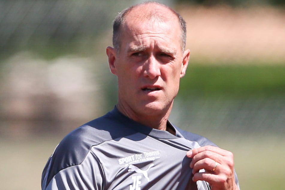 Coach Joe Enochs freut sich auf eine Trainingseinheit mit Zuschauern.