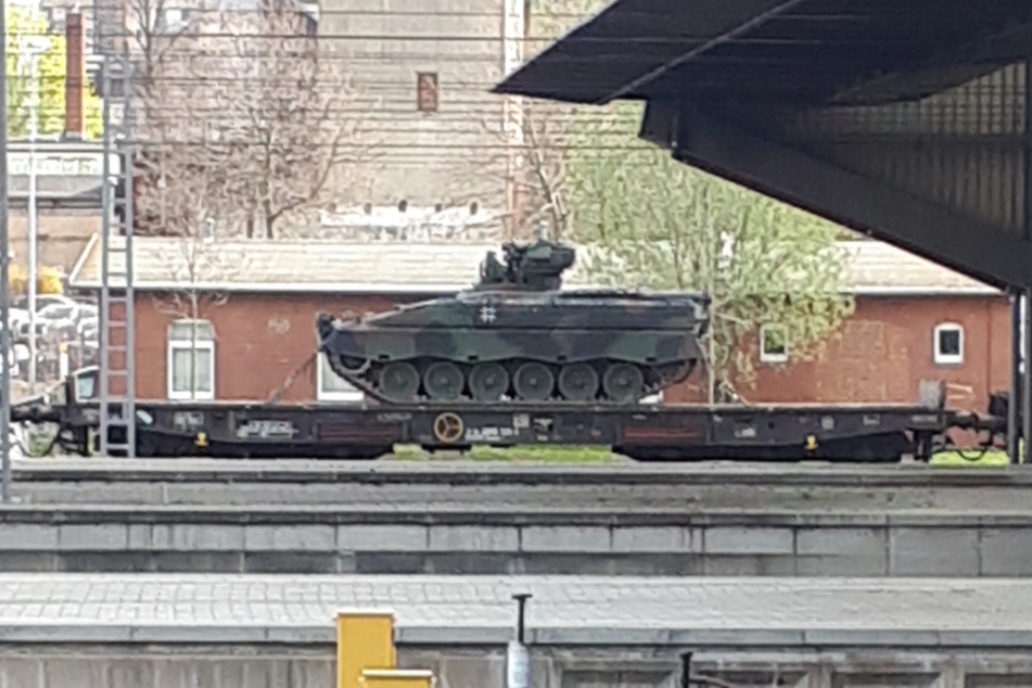 Bei den Panzern handelt es sich um Schützenpanzer vom Typ Marder.