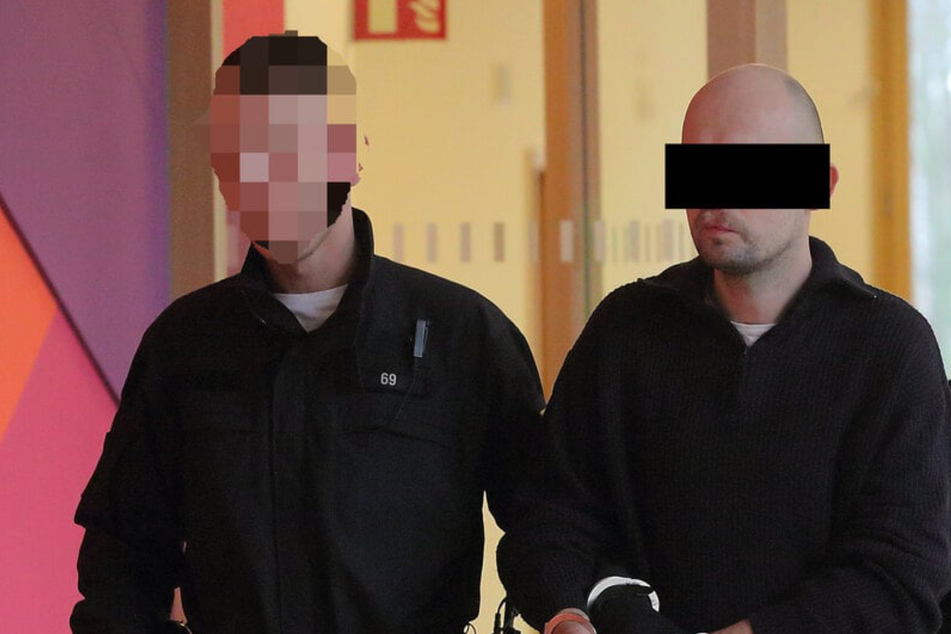 "Entschuldigung!" Messer-Fuchtler von der S-Bahn darf nach fünf Monaten U-Haft wieder heim