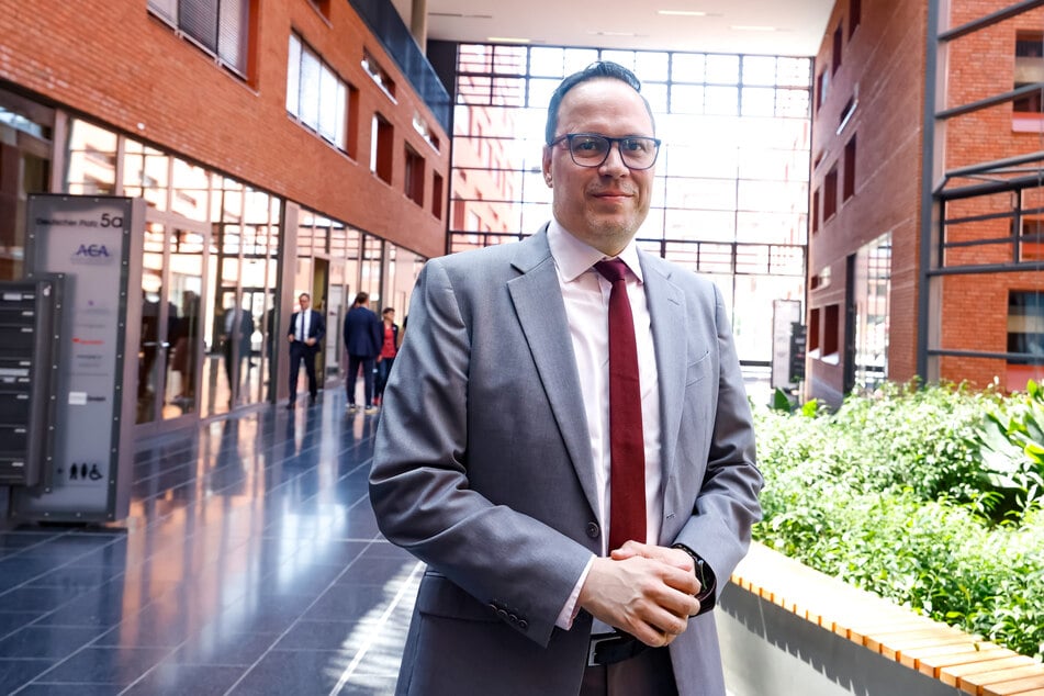 Wirtschaftsminister Dirk Panter (51, SPD) hofft, dass die Lausitz eine Testzentrum für Eisenbahntechnik bekommt.